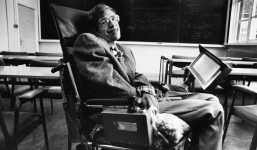 8 tuổi mới biết đọc, từng là sinh viên lười, điều gì khiến Stephen Hawking nỗ lực làm nên điều kỳ diệu nhất cuộc đời?