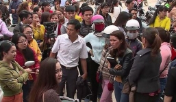 Lãnh đạo UBND huyện 'ký bừa' khiến hơn 500 giáo viên mất việc?