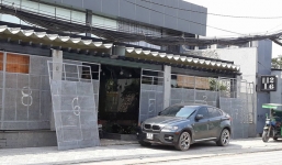 20 thanh niên xăm trổ lao vào hỗn chiến trong quán cà phê ở Sài Gòn