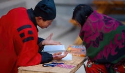 Hy hữu: Cụ bà trả thù thầy bói vì sống lâu hơn dự đoán