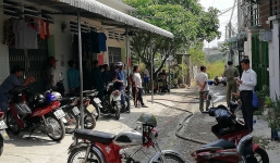 Người đàn ông ôm bình gas cố thủ, đổ xăng nhà mẹ vợ dọa phóng hỏa nếu không gặp được vợ