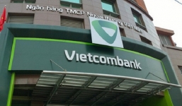 Vietcombank tiếp tục điều chỉnh loạt phí dịch vụ ngân hàng