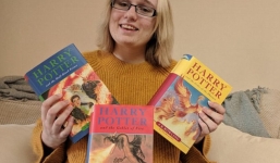 Mua sách cũ giá rẻ, bất ngờ nhận món hời gấp gần 7000 lần số tiền bỏ ra