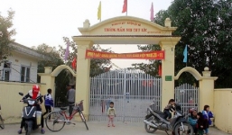 Cảnh cáo nữ hiệu trưởng vì chỉ đạo vay tiền làm quà Tết cho giáo viên