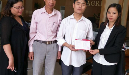 Gần 200 triệu đồng đến với gia đình cháu bé hơn 1 tuổi có mẹ bị ung thư vú, cha và 2 chị gái mù lòa tại Phú Thọ