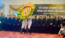 Nhiều đoàn lãnh đạo đến viếng cố Thủ tướng Phan Văn Khải tại Hội trường Thống Nhất