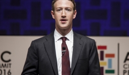 Ông chủ Facebook Mark Zuckerberg bị đề nghị từ chức sau bê bối trầm trọng