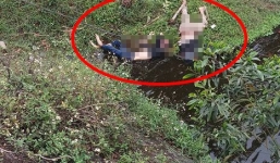 Người dân tá hỏa phát hiện thi thể 2 nam thanh niên dưới mương nước