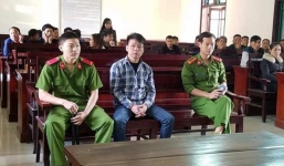 Bé gái 8 tuổi bị bạn của bố hiếp dâm khi đang chơi trốn tìm trong phòng