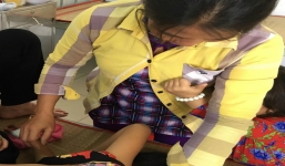 Học sinh lớp 4 ngất xỉu sau khi bị 2 kẻ lạ vỗ vào vai