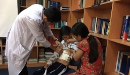 Uống nhầm chai axit, thiếu niên bị teo hoàn toàn dạ dày