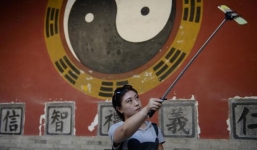 Từ câu chuyện địa lý đến tính cách con người: Phương Tây và phương Đông suy nghĩ khác nhau như thế nào?