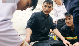 Một chiến sỹ PCCC đứt gần lìa ngón tay khi chữa cháy quán karaoke Kingdom