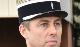 Cảnh sát hy sinh khi thế thân cho người phụ nữ bị bắt làm con tin được vinh danh