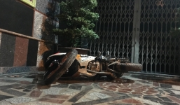 Chạy xe máy tốc độ cao tông vào trụ đèn, nam thanh niên chết thương tâm