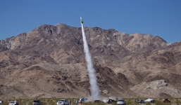 Tin rằng 'trái đất hình phẳng', người đàn ông 61 tuổi tự bắn mình lên không trung bằng tên lửa tự chế để kiểm nghiệm