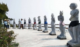 Các họa sĩ nói gì về 12 con giáp khỏa thân gây tranh cãi MXH?