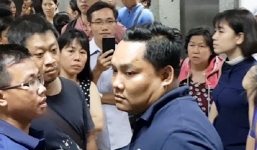 Hé lộ thân thế của 'người lạ' ngăn cản, đe dọa cư dân chung cư Carina Plaza 