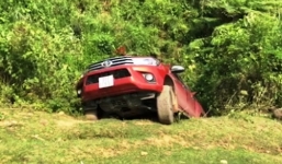 Hơn 100 cảnh sát cùng chó nghiệp vụ vào rừng truy lùng kẻ bắn chết người