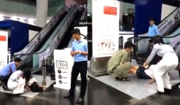 Rơi từ tầng 3 tòa nhà Bitexco Sài Gòn, nữ sinh nằm bất động
