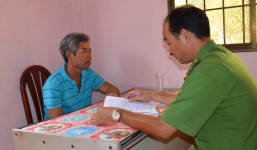 Anh ruột say rượu bóp cổ rồi dìm em trai xuống mương nước đến chết