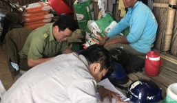 Ao tôm nhà phó trưởng ban tuyên giáo huyện bị đổ thuốc độc