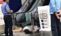 Rơi từ tầng 3 tòa nhà Bitexco xuống đất, nữ sinh Sài Gòn tử vong