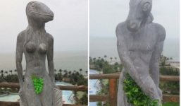 Tượng 12 con giáp tháo bikini, đeo nho xanh đỏ lên chỗ nhạy cảm gây xôn xao