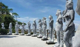 Dừng tham quan tượng 12 con giáp khỏa thân ở Hòn Dáu