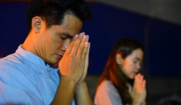 Nước mắt và hoa hồng cho 13 nạn nhân tử nạn sau vụ cháy chung cư Carina