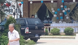Cán bộ đi xe nói gì việc hàng chục xe biển xanh đến đám cưới?