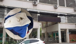 Phụ huynh tố áo con dính phân khi để quên ở lớp, nhà trường đề nghị mời công an vào cuộc