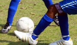 Đường dây cầu thủ nhí đổi việc 'phục vụ quý cô' lấy giày, quần 'chíp' gây chấn động