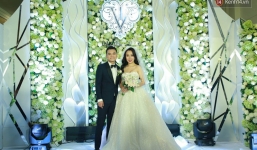 Cập nhật: Khắc Việt rạng rỡ sánh đôi bên cô dâu xinh đẹp trong tiệc cưới tại Hà Nội