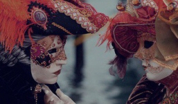 Đằng sau chiếc mặt nạ ở Venice: “Báu vật” của tự do hay thỏa mãn cho những ý đồ đen tối?