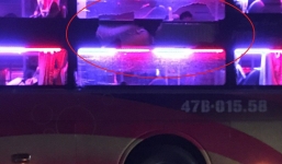 Làm rõ vụ xe khách bất ngờ bị ném đá giữa đêm khuya trên đèo