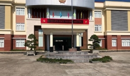 Phó Chủ tịch huyện lên tiếng sau việc bị tố tát nhân viên ngay tại trụ sở?