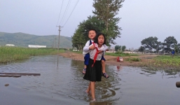 Chùm ảnh: Cuộc sống yên bình ở đất nước thần bí bậc nhất thế giới dưới ống kính của nhiếp ảnh gia Trung Quốc