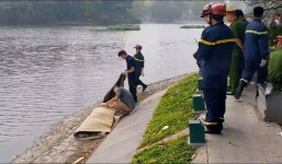 Thi thể 2 nam sinh viên nổi dưới hồ Bảy Mẫu, công viên Thống Nhất