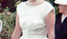 Cái chết bí ẩn của người phụ nữ bỏ rơi con gái duy nhất để chạy trốn cùng người tình