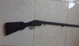 Súng nổ sau 3 lần bóp cò, người đi ngang cửa trúng đạn tử vong tại chỗ