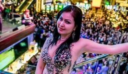 Yến Vy tái xuất showbiz Việt sau scandal cách đây 11 năm