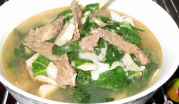 Bái phục sự sáng tạo của người miền Tây: hết dùng mít nấu canh lại mang chôm chôm đi xào