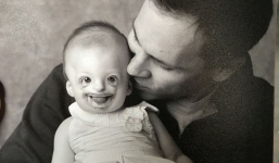 Hình ảnh con gái khuyết tật bị đem ra bêu xấu trên mạng xã hội, bà mẹ kiên quyết đáp trả khiến Twitter phải thay đổi chính sách