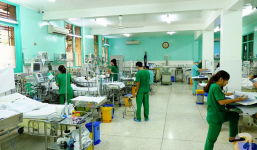 Bé gái 13 tuổi ở TP.HCM nghi nhảy từ lầu 3 trường học xuống đất nguy kịch: Do trầm cảm vì game?