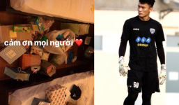 Đến Nha Trang, Bùi Tiến Dũng vẫn nhận 'núi quà' từ fan