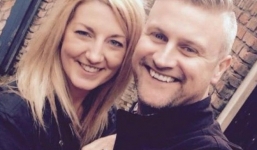 Người vợ dành 1 tiếng 38 phút để nói hết những điều muốn nói với chồng trước khi anh chết trong vòng tay cô