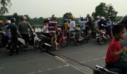 3 người lao mình xuống sông Sài Gòn cứu cô gái tự tử, 1 thanh niên chết đuối