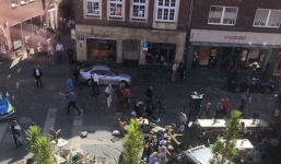 Lao xe vào đám đông ở Đức hơn 50 người thương vong