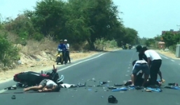 Nhóm thanh niên thử tài lao xe vào nhau, 2 người chết tại chỗ
